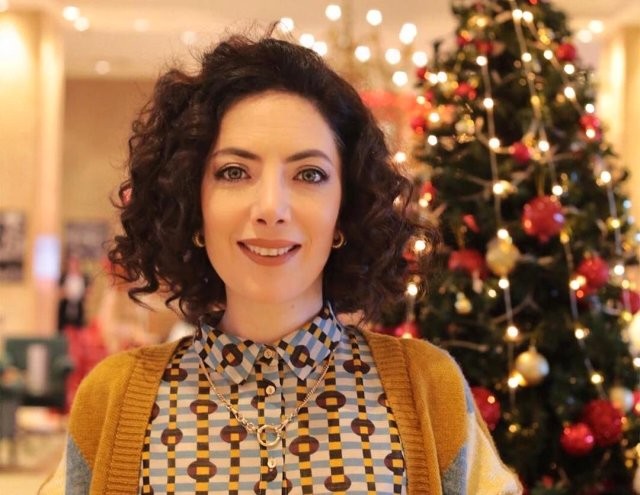 Məşhur aktrisa dələduzluğa məruz qaldı - Viza alarkən