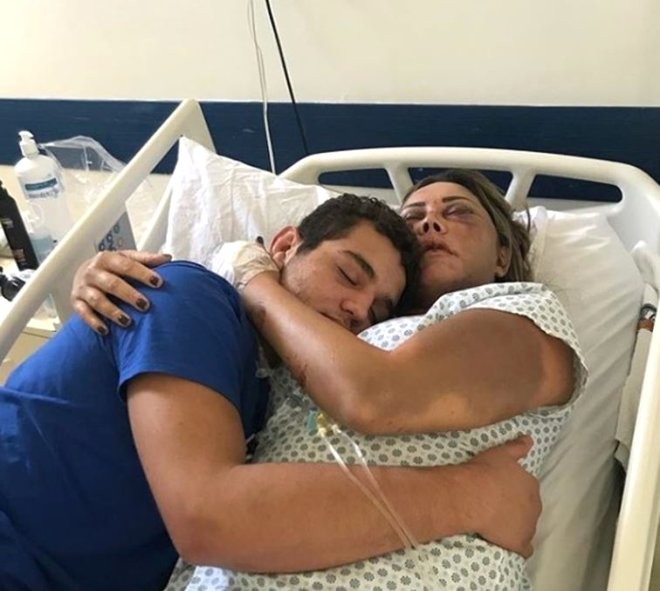 İnternetdə tanış olduğu gənc 57 yaşlı qadını ölümcül hala saldı - FOTOLAR
