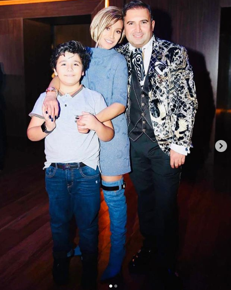 Əməkdar artist Cennifer Lopesin ayaqqabılarından aldı - 3300 MANATA - FOTO