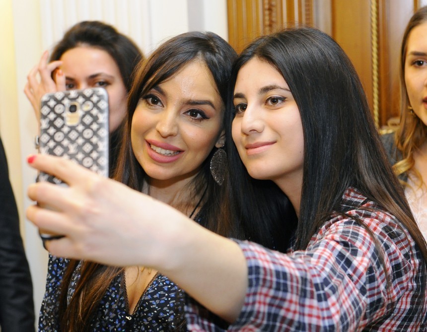 Leyla Əliyeva premyerada - FOTOLAR