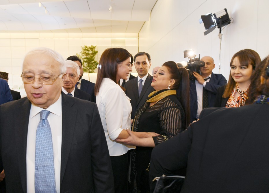 Prezidentlə xanımı incəsənət xadimləri ilə görüşdü - FOTOLAR