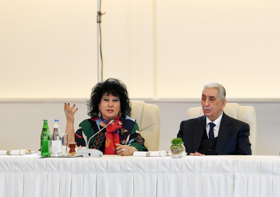 Prezidentlə xanımı incəsənət xadimləri ilə görüşdü - FOTOLAR