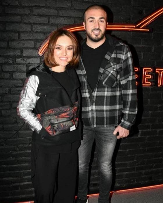 Ezgi sevgilisi ilə belə görüntüləndi - FOTO