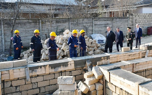 Prezident yenidən zəlzələ bölgəsində: işin gedişatını  izlədi -FOTOLAR