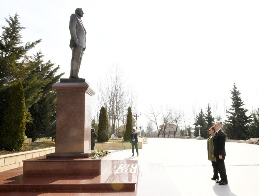 İlham Əliyev Şamaxıda - 44 mənzilli binanın təməli qoyuldu (YENİ-3)