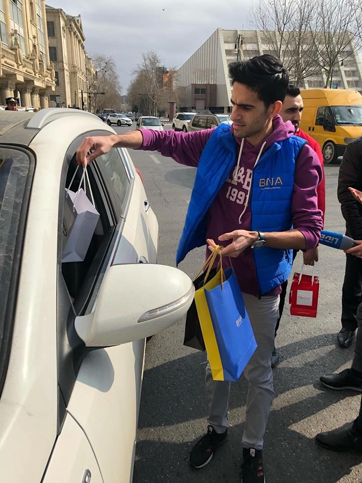 BNA yol polisi ilə birgə qadın sürücüləri belə sevindirdi - FOTOLAR
