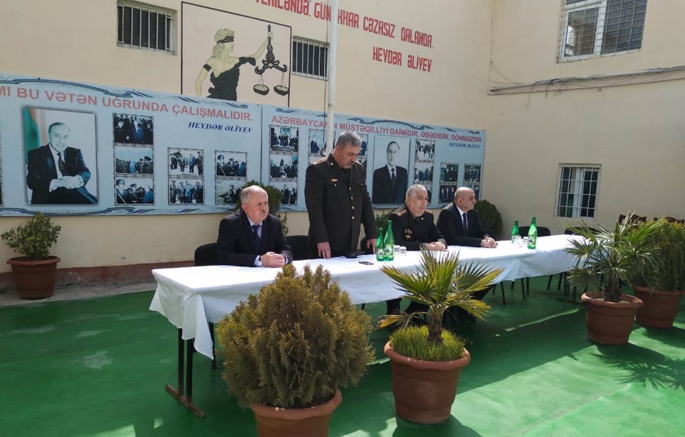 Xələc həbsxanasında 13 nəfər azadlığa buraxıldı - FOTO