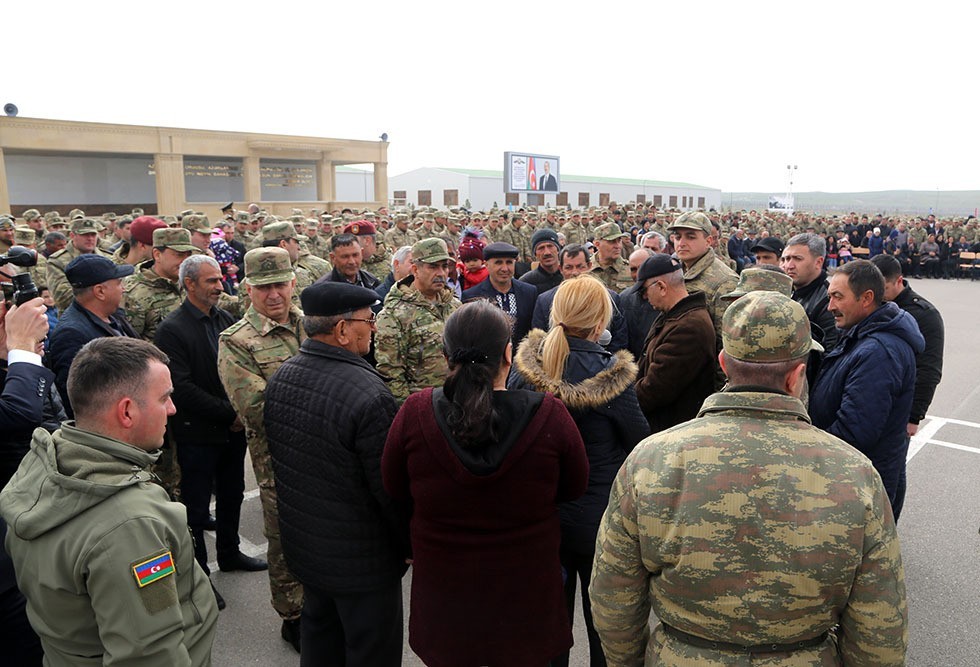 Zakir Həsənov əsgərlərlə bayram süfrəsində - VİDEO + FOTO