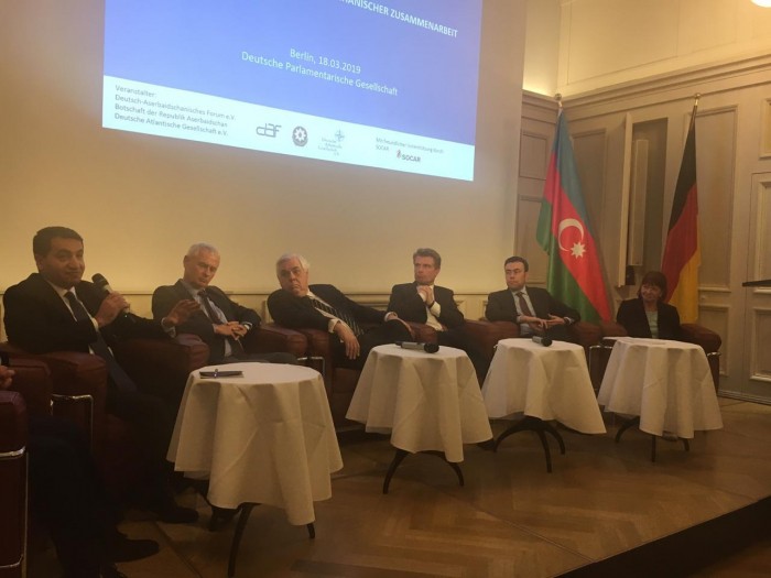 Hikmət Hacıyev Almaniyada Qarabağı müzakirə edib - FOTOLAR