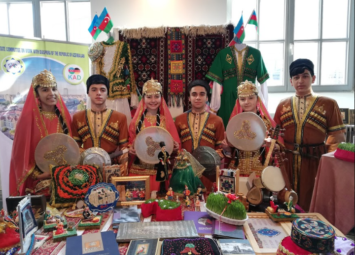 Azərbaycanın Novruz stendi Berlində - FOTOLAR