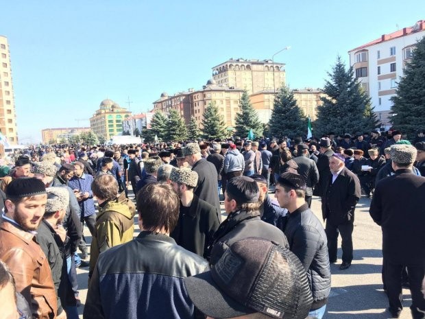 İnquşetiyada Çeçenistana qarşı mitinq başladı - FOTO-VİDEO