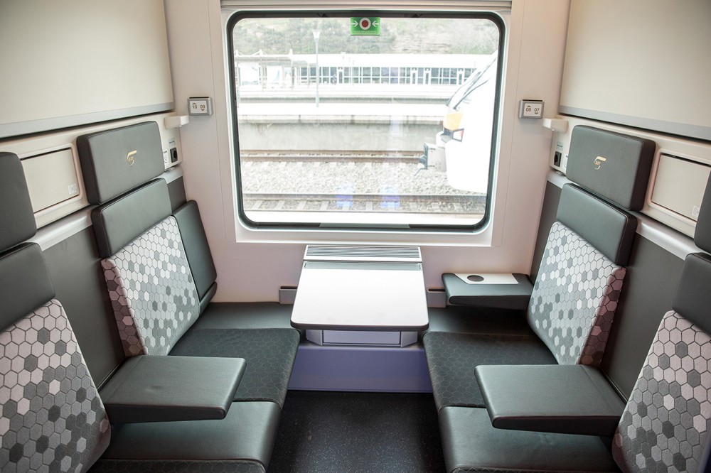 Baki-Tbilisi-Qars sərnişin qatarı Bakıya  çatdı - FOTOLAR