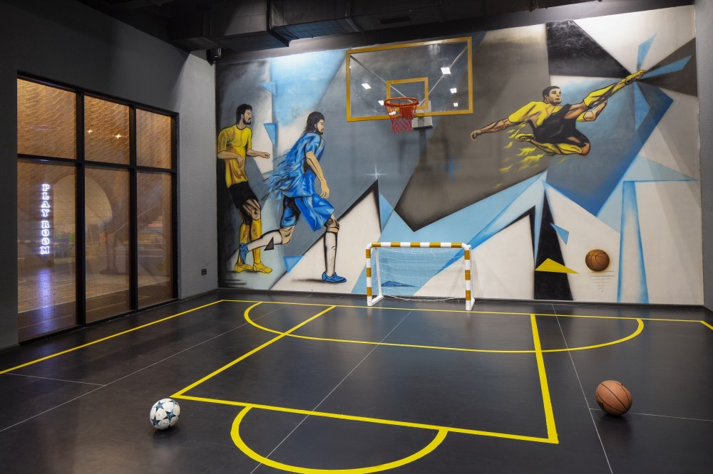 Kamran Ağayev “Hünər Qüllələri”ndə yeniyetmələrlə belə futbol oynadı - FOTO-VİDEO