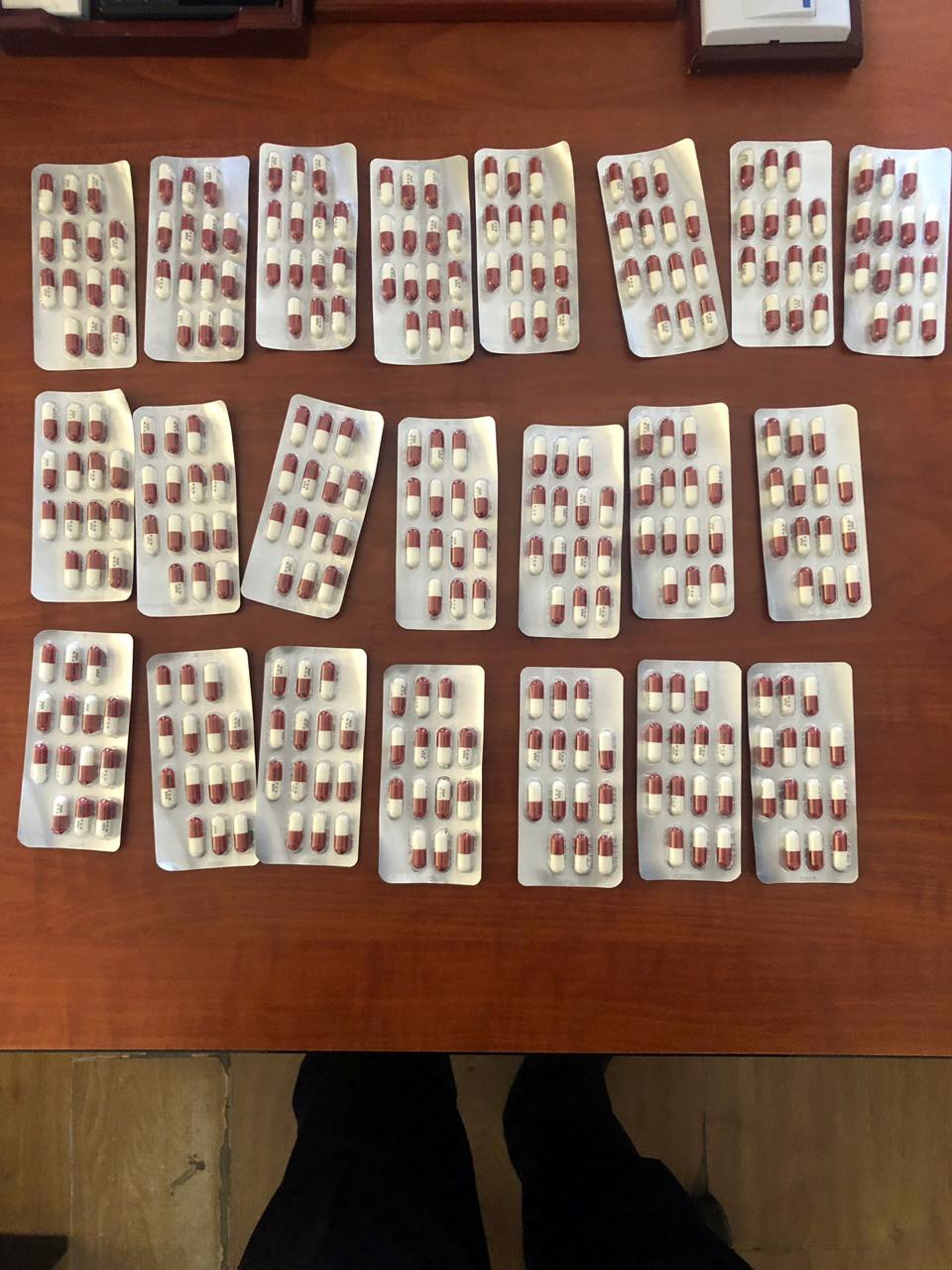 Səs gücləndiricidə dərman keçirmək istədi - FOTOLAR