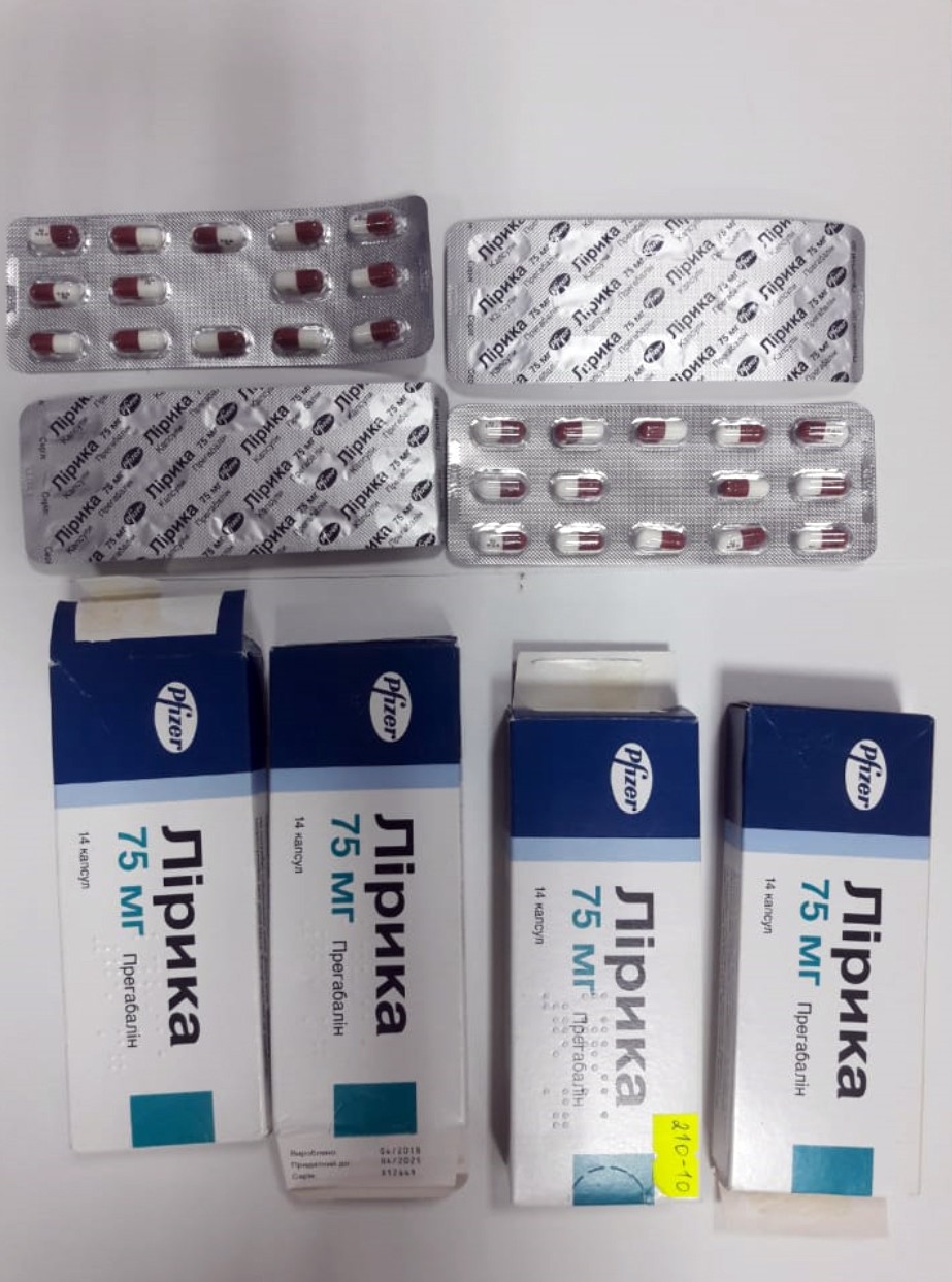 Biri təyyarə, digəri "VAZ-21063"lə dərman keçirmək istədi - FOTOLAR