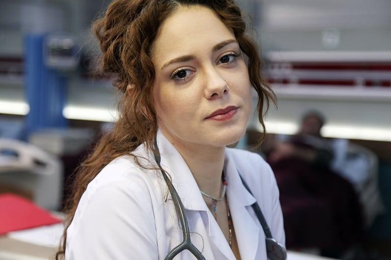 Məşhur aktrisa "Hercai"dən uzaqlaşdırıldı 