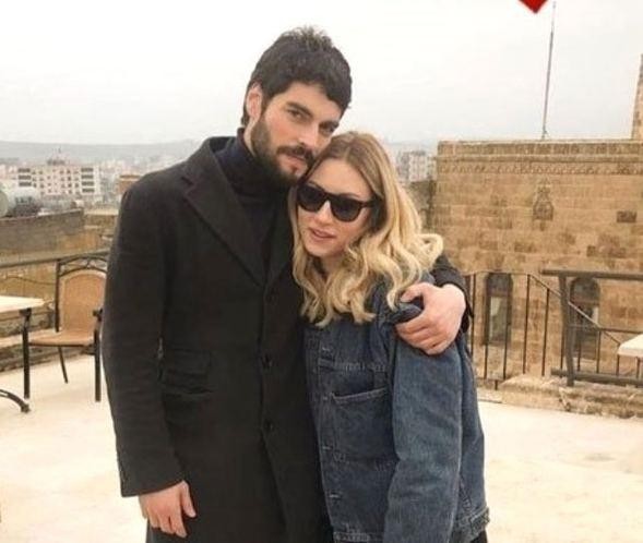 "Hercai"nin qəhrəmanı bu xanımla sevgilidir - FOTO