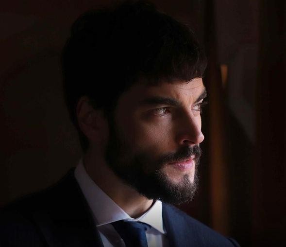 "Hercai"nin qəhrəmanı bu xanımla sevgilidir - FOTO