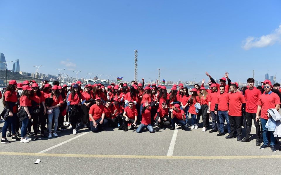 Azərbaycan 10 milyon - FOTO