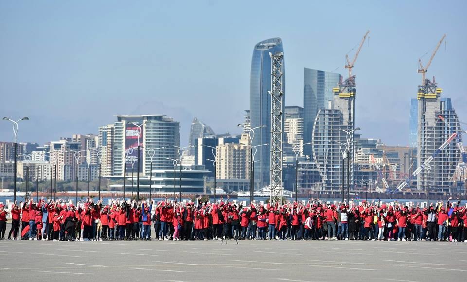 Azərbaycan 10 milyon - FOTO