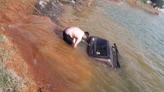Avtomobil həvəskarı ölümdən son anda qurtuldu - FOTO (VİDEO)