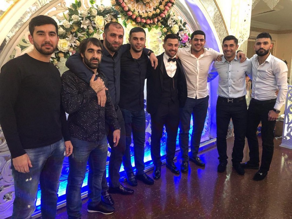 Dünya çempionu “dərviş toyu” etdi - FOTO