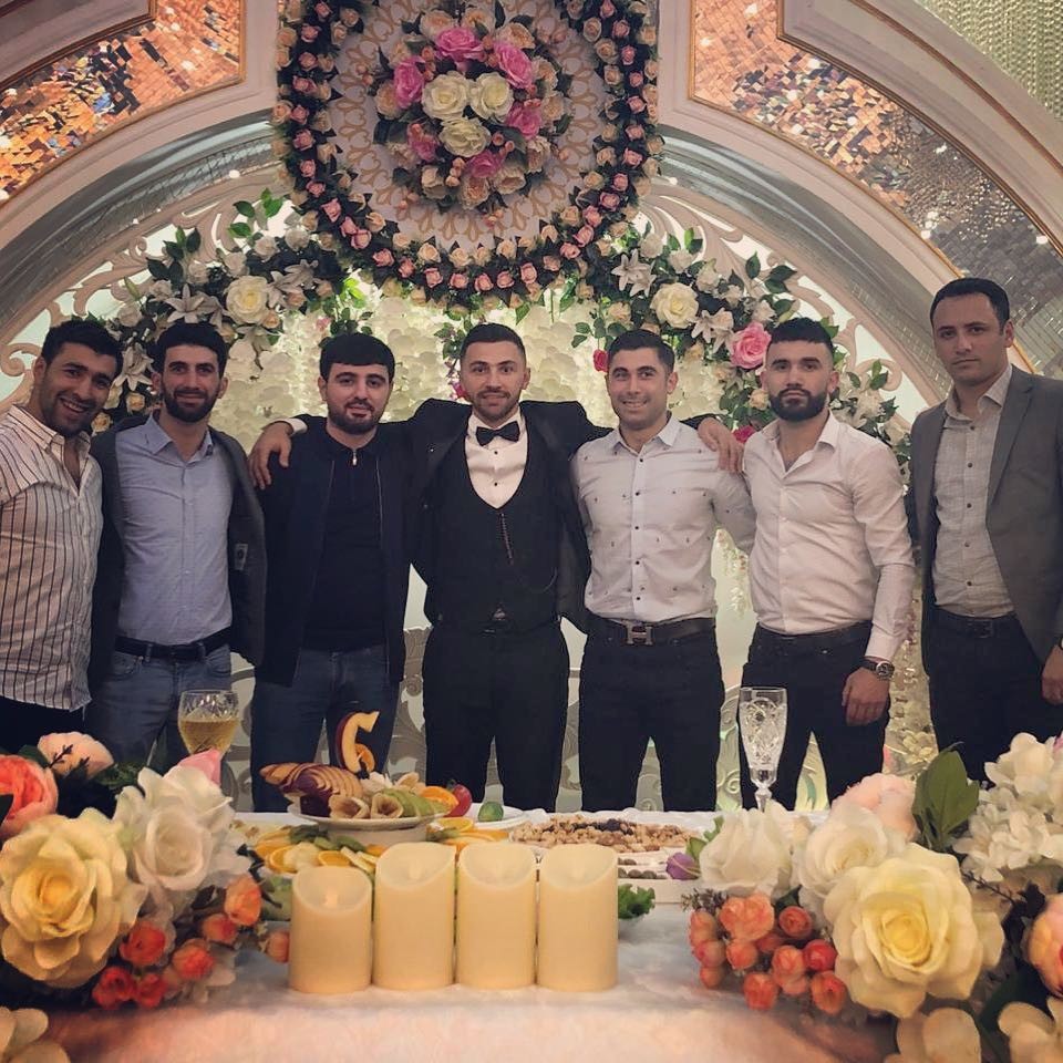 Dünya çempionu “dərviş toyu” etdi - FOTO