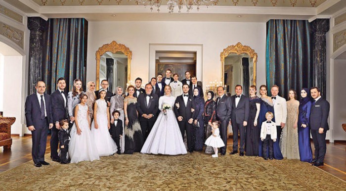 Ərdoğan xanımı ilə məşhur ailənin toyunda - FOTO