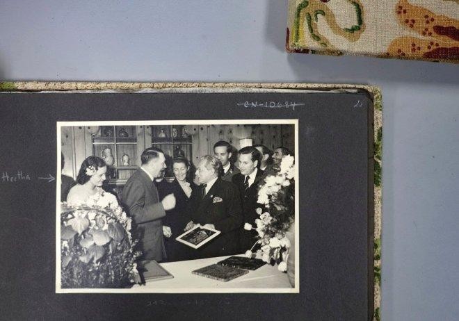 Hitlerin heç yerdə yayımlanmayan FOTOLARI