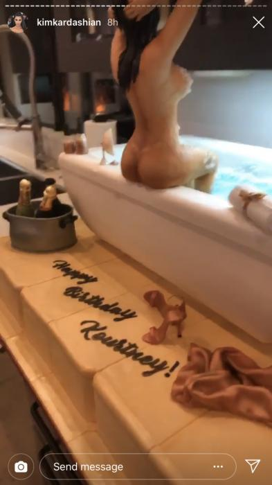 Tortun üstünə lüt maketini qoydurdu - FOTO