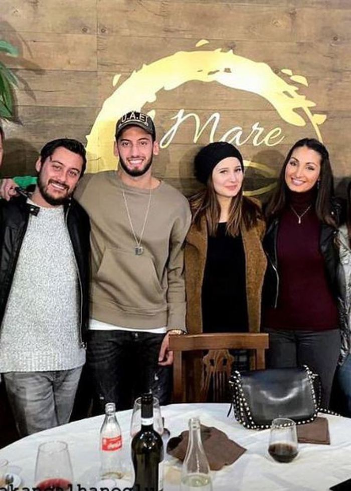 Məşhur futbolçu həyat yoldaşı ilə barışdı - 1 gecə üçün 2500 dollar ödədi