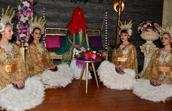 Xına gecəsinə at belində gəldi - FOTO