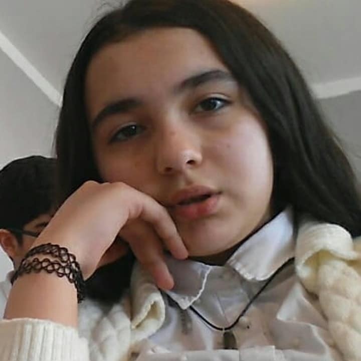 Bakıda dərsdən evə gedən 13 yaşlı qız yoxa çıxdı - FOTO