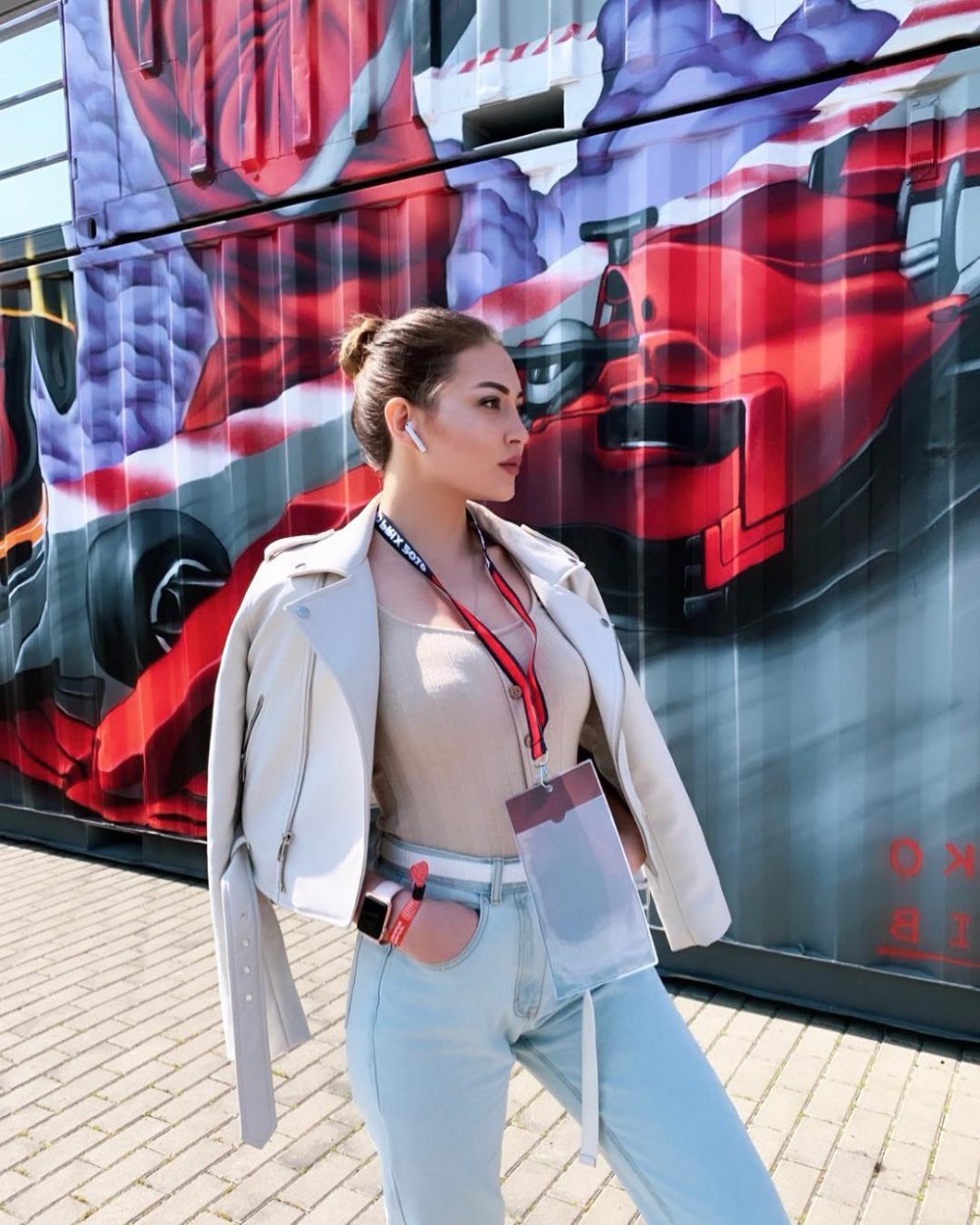Bakıya “Formula-1”i izləməyə gələn CAZİBƏDAR XANIMLAR (FOTOLAR)