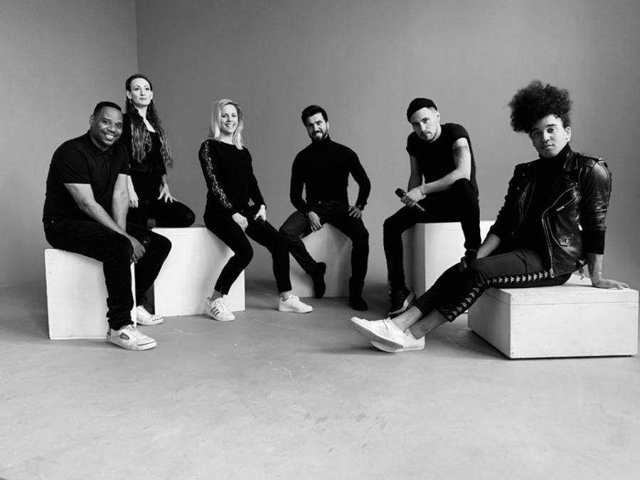 O məşhurlar Çingizlə səhnəyə çıxacaqlar - FOTO