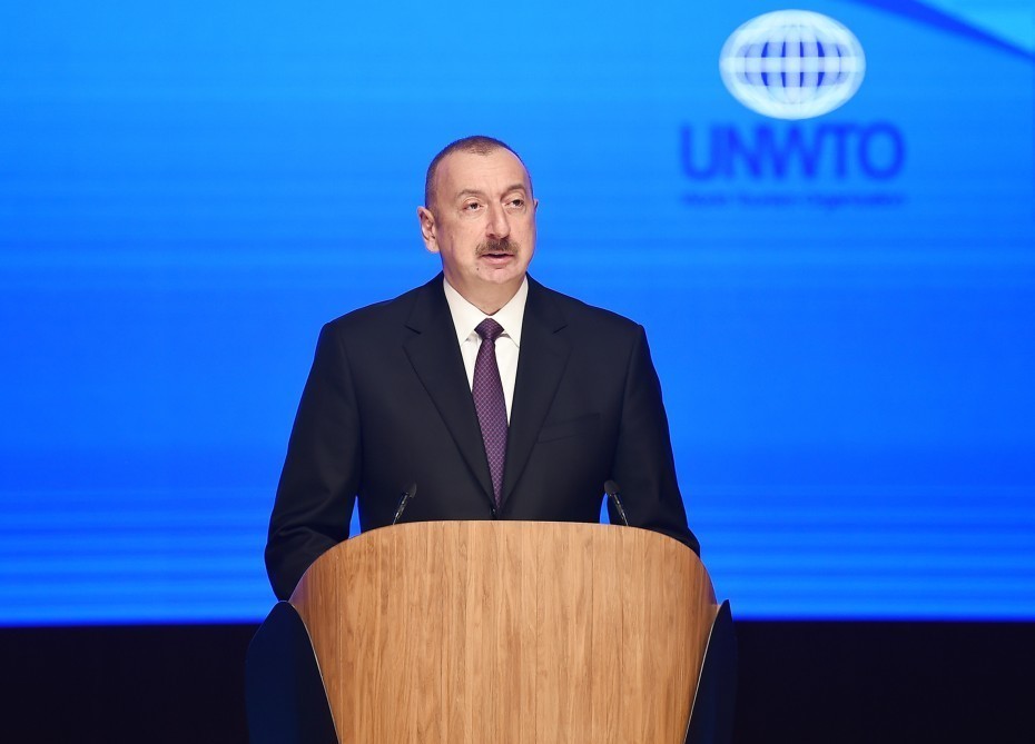 İlham Əliyev və xanımı Forumun açılışında 