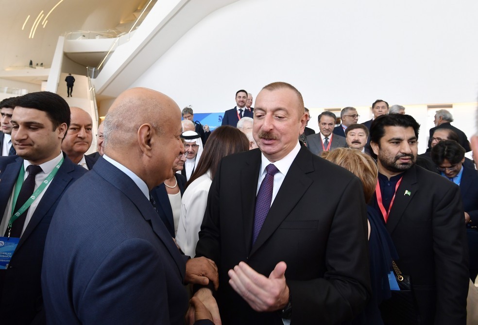 İlham Əliyev və xanımı Forumun açılışında 
