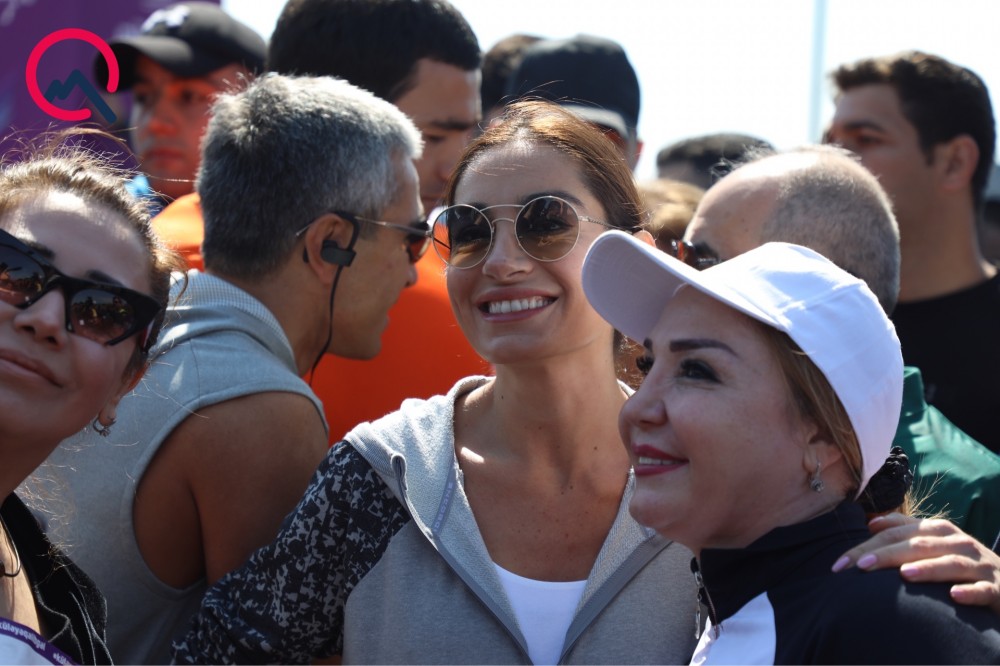 Arzu Əliyeva məşhurlarla birgə “Küləyə qalib gəl”di - FOTOLAR