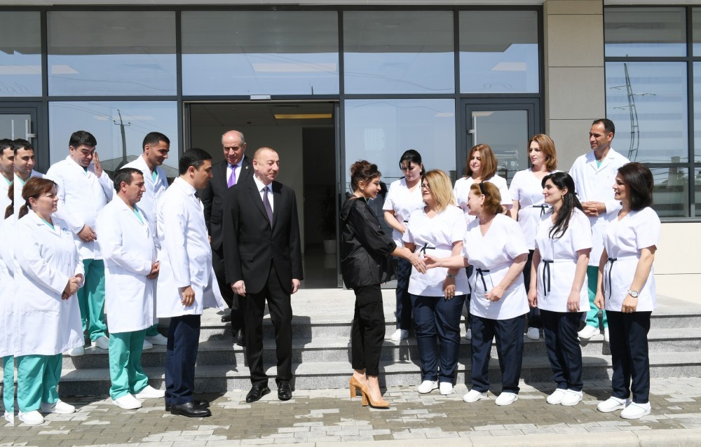 İlham Əliyev və xanımı Qobustanda (YENİLƏNİB-3- FOTO)