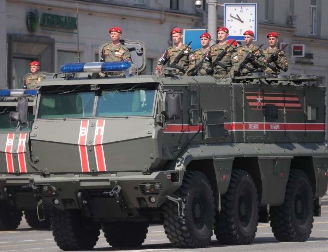 Rusiyanın qadın əsgərləri "9 may" paradına belə hazırlaşır - (FOTO-VİDEO)