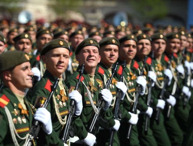 Rusiyanın qadın əsgərləri "9 may" paradına belə hazırlaşır - (FOTO-VİDEO)
