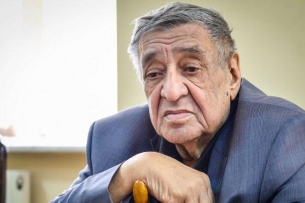 Xalq artisti dünyasını dəyişdi 