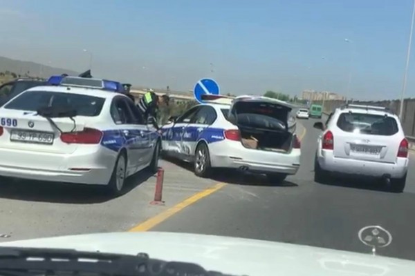 Bakıda yol polisi qəzaya düşdü - VİDEO