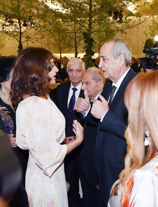 Rasim Balayev prezident və xanımı ilə görüşdü - FOTO