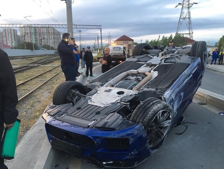 Bakıda 160 min dollarlıq BMV aşdı - FOTOLAR