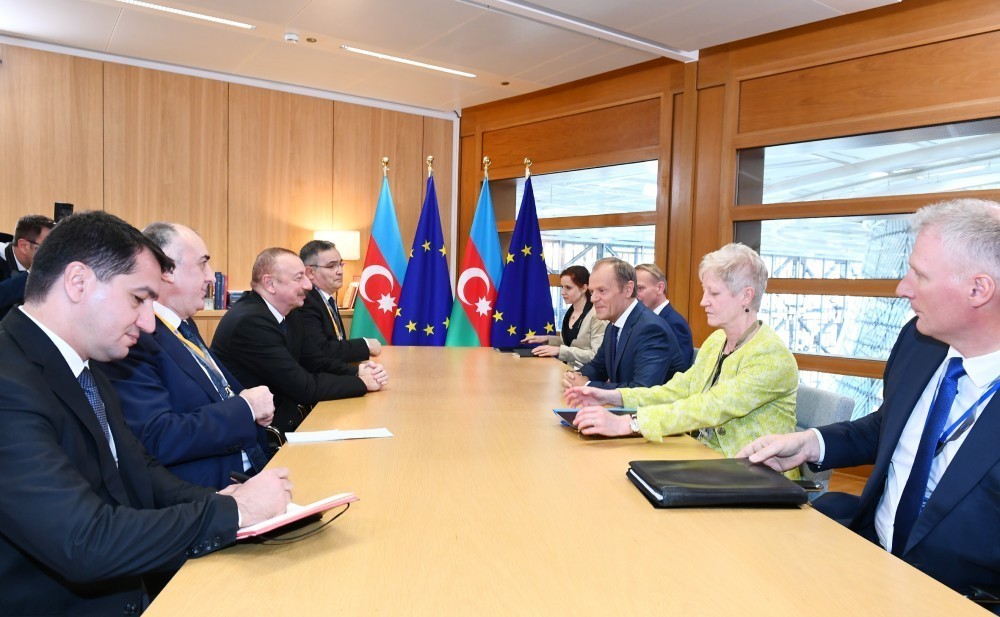 Donald Tusk: “Azərbaycanın regiondakı rolunu yüksək qiymətləndiririk”