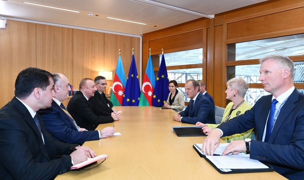 Donald Tusk: “Azərbaycanın regiondakı rolunu yüksək qiymətləndiririk”