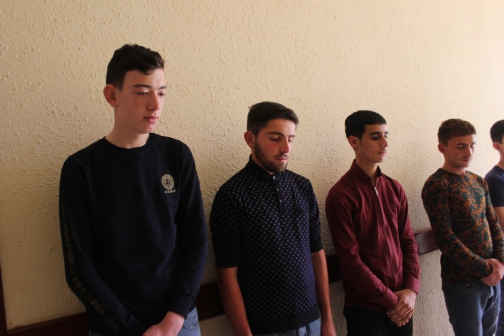 Qubada maşın oğurlayan dəstə qəzaya düşdü(FOTO)