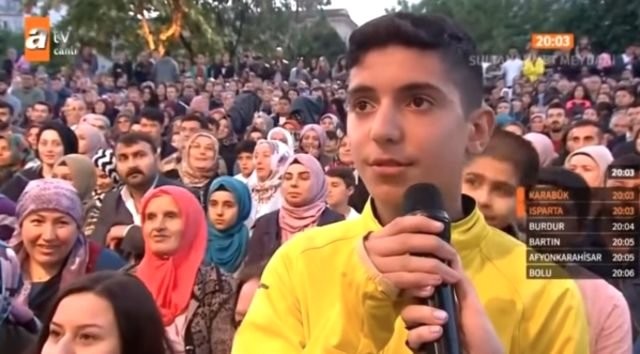 Məşhur ilahiyatçının başı erməni uşağına görə bəlaya düşdü - FOTO