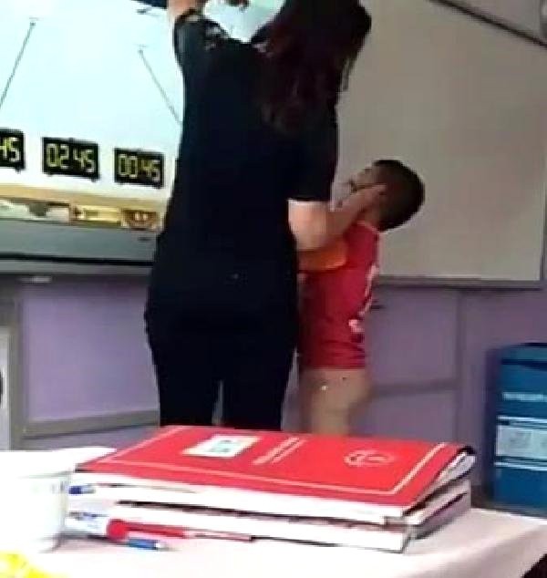 Müəllim 2-ci sinif şagirdini döydü - Səbəbi isə... FOTO (VİDEO)